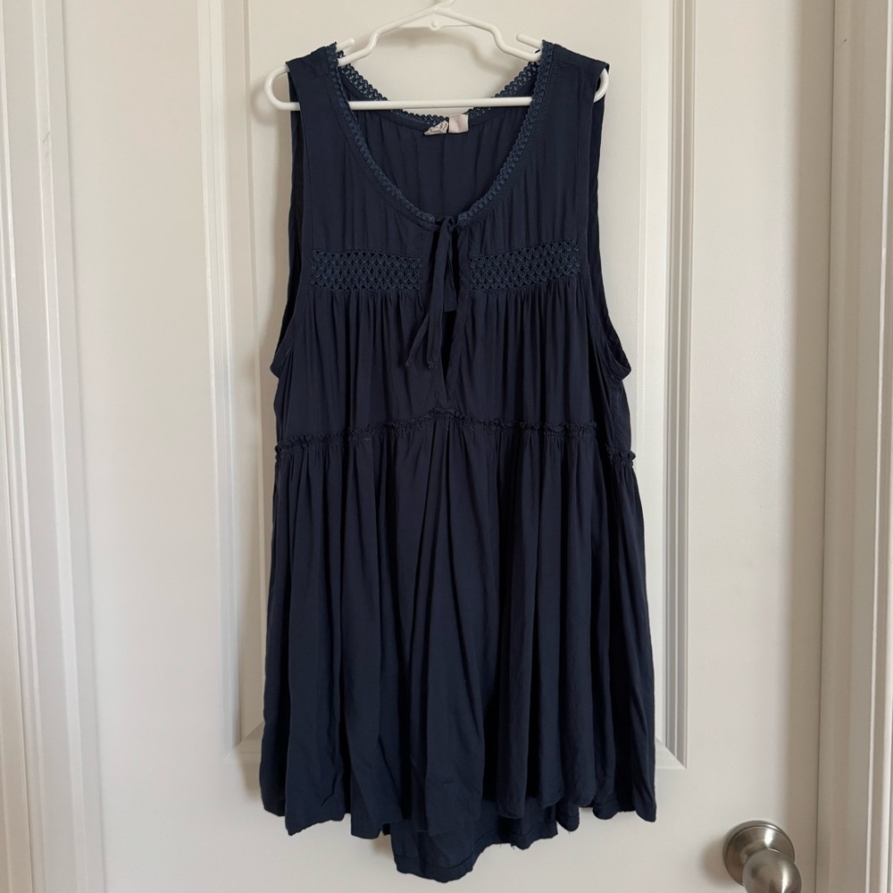 Melrose and Market Navy Blue Sleeveless Blouse, M